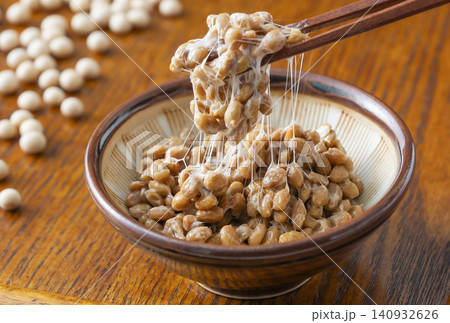 納豆を食べる 納豆を食べる 140932626