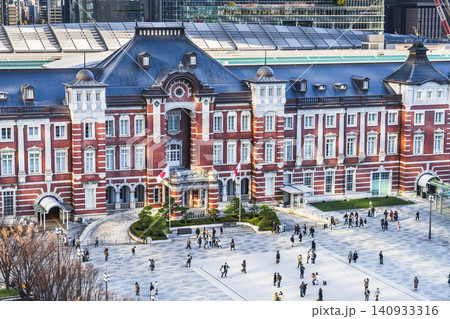 東京駅・駅前広場の都市風景【東京都・千代田区】 東京駅・駅前広場の都市風景【東京都・千代田区】 140933316