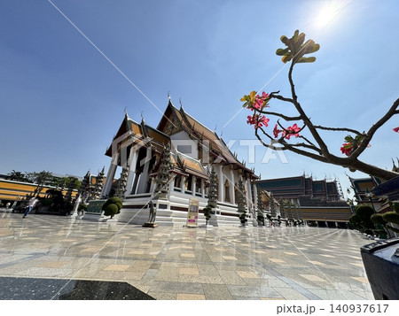 Stunning Vertical Composition Of Historic Wat Suthat Sanctuary Stunning Vertical Composition Of Historic Wat Suthat Sanctuary 140937617