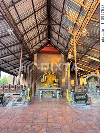 Golden Phra Phuttha Chinnarat Statue In Ayutthaya Temple Hall. Golden Phra Phuttha Chinnarat Statue In Ayutthaya Temple Hall. 140937618