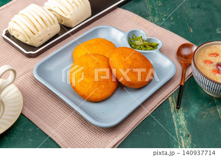 traditional Chinese Deep Fried Sweet Sugar Cakes, Crispy Golden Tanggao Pastry with Liquid Fillings traditional Chinese Deep Fried Sweet Sugar Cakes, Crispy Golden Tanggao Pastry with Liquid Fillings 140937714