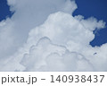 夏の青空と白い雲 140938437