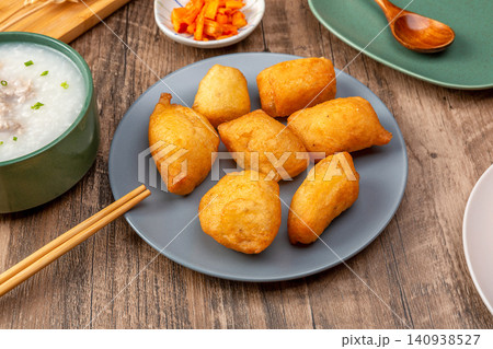 traditional Chinese Scallion Flavored Mini Fried Dough Buns, Savory Breakfast Oil Motou 140938527