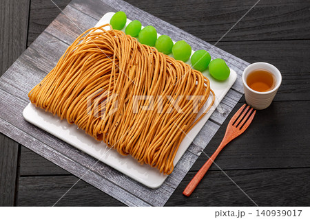 traditional Chinese Deep Fried Sanzi, Crispy Golden Thread Fried Dough Twist Pastry traditional Chinese Deep Fried Sanzi, Crispy Golden Thread Fried Dough Twist Pastry 140939017