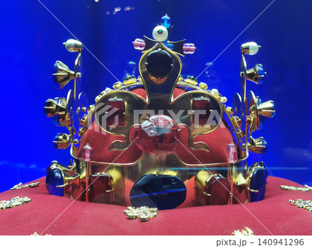 czech king crown 140941296