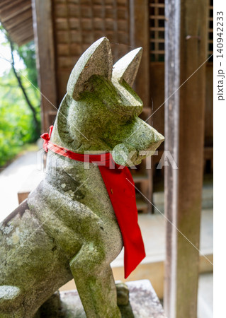 Inari fox statue at Nishikiyama Shrine in Takayama, Japan 140942233