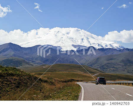 Scenic mountain road Scenic mountain road 140942703