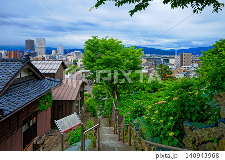 足羽山 百坂より 福井駅周辺の都市風景を望む 足羽山 百坂より 福井駅周辺の都市風景を望む 140943968
