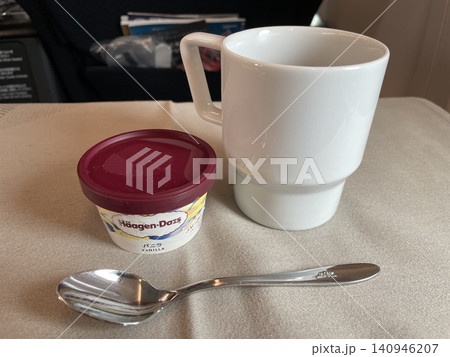 ビジネスクラス機内食 ビジネスクラス機内食 140946207
