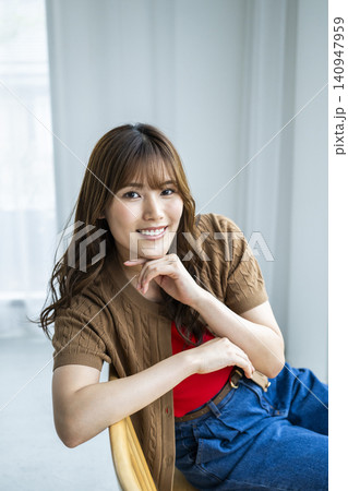 若い女性のポートレート 140947959