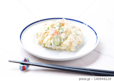 ポテトサラダ - 美味しくて栄養たっぷり、定番のお惣菜といえば、ポテトサラダ ポテトサラダ - 美味しくて栄養たっぷり、定番のお惣菜といえば、ポテトサラダ 140948228