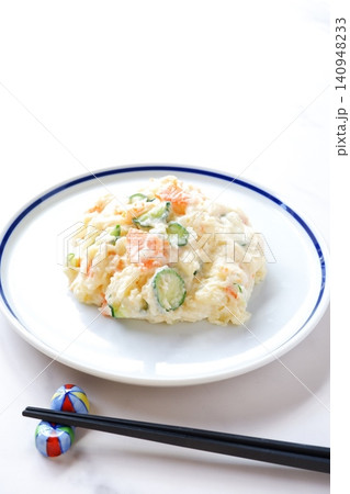 ポテトサラダ - 美味しくて栄養たっぷり、定番のお惣菜といえば、ポテトサラダ ポテトサラダ - 美味しくて栄養たっぷり、定番のお惣菜といえば、ポテトサラダ 140948233