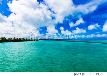 宮古島 伊良部大橋から望む絶景 宮古島 伊良部大橋から望む絶景 140949386