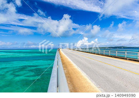 宮古島 伊良部大橋から望む絶景 宮古島 伊良部大橋から望む絶景 140949390