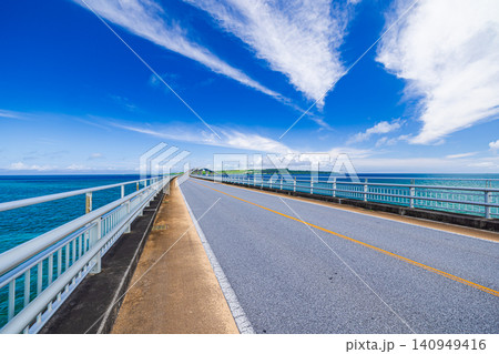 宮古島 伊良部大橋から望む絶景 宮古島 伊良部大橋から望む絶景 140949416