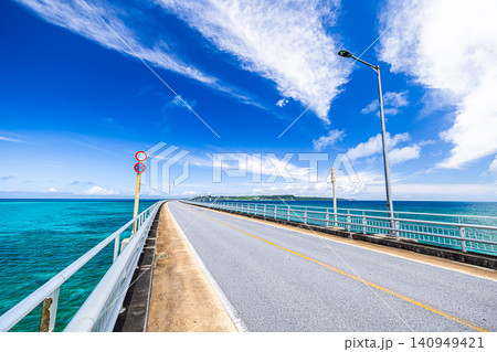 宮古島　伊良部大橋から望む絶景 140949421