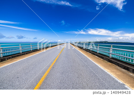 宮古島　伊良部大橋から望む絶景 140949428