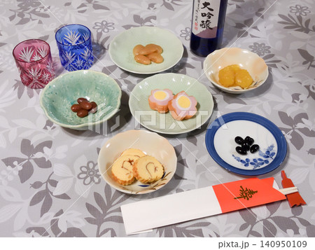 おせち（御節）料理 140950109