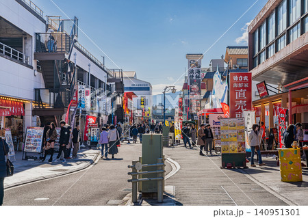 沼津市の沼津漁港周辺の街並み(静岡県) 沼津市の沼津漁港周辺の街並み(静岡県) 140951301