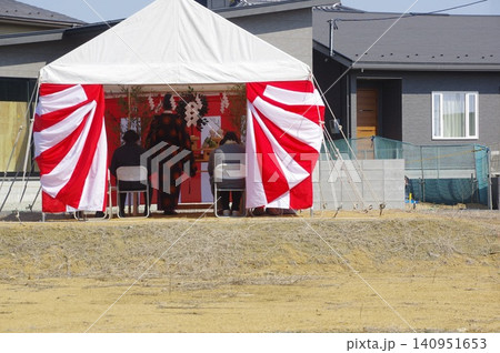 天幕の中での地鎮祭式典の様子 140951653