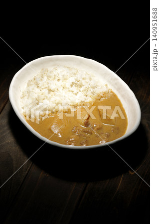 押し麦ご飯とマッサマンカレーを単品撮影 押し麦ご飯とマッサマンカレーを単品撮影 140951688