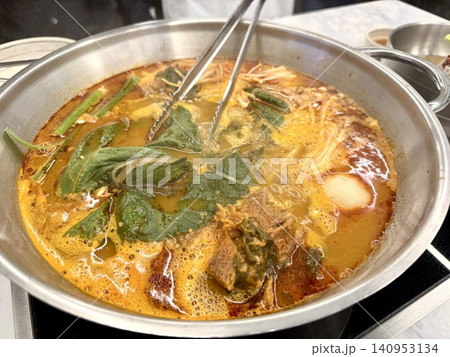 カムジャタン鍋と冷麺セット|韓国名物ピリ辛鍋と餃子の豪華ディナー カムジャタン鍋と冷麺セット|韓国名物ピリ辛鍋と餃子の豪華ディナー 140953134
