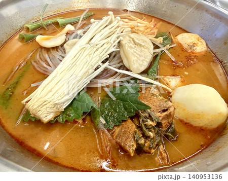 カムジャタン鍋と冷麺セット|韓国名物ピリ辛鍋と餃子の豪華ディナー カムジャタン鍋と冷麺セット|韓国名物ピリ辛鍋と餃子の豪華ディナー 140953136