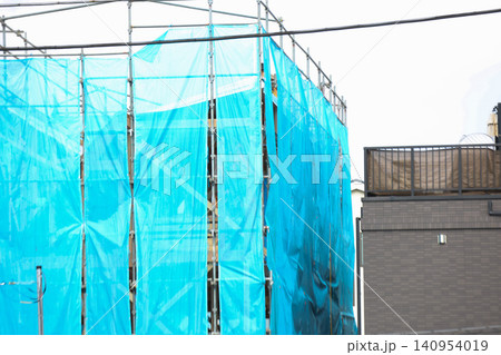 【建築】新築住宅の建設の様子 【建築】新築住宅の建設の様子 140954019