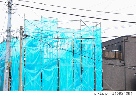 【建築】新築住宅の建設の様子 【建築】新築住宅の建設の様子 140954094