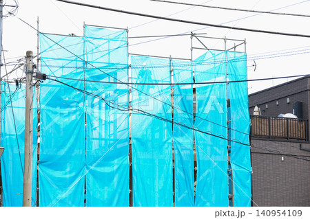 【建築】新築住宅の建設の様子 【建築】新築住宅の建設の様子 140954109