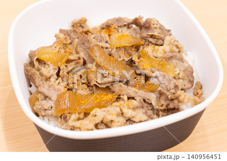 美味しい牛丼弁当 140956451