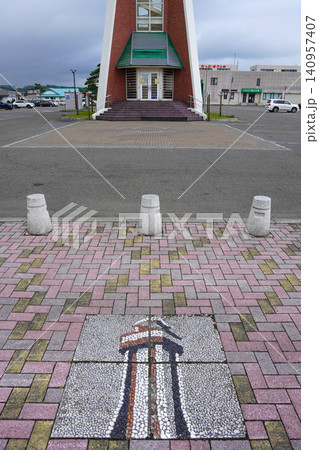 秩父別町の開基百年記念塔の足もと 秩父別町の開基百年記念塔の足もと 140957407