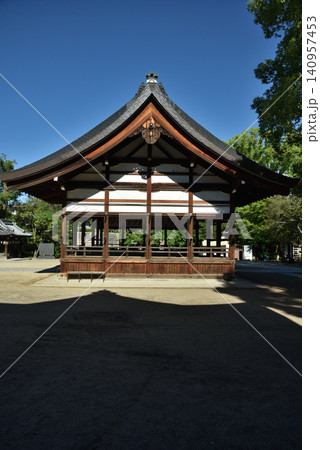 藤森神社 側面からの拝殿(京都市伏見区) 藤森神社 側面からの拝殿(京都市伏見区) 140957453