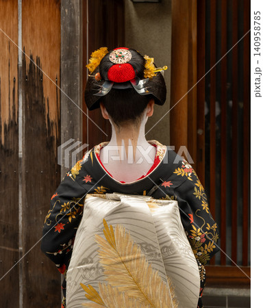 舞妓の見せ出し 舞妓の見せ出し 140958785