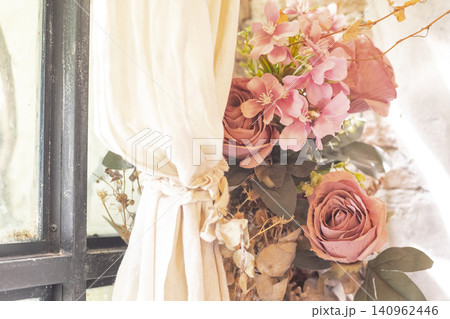 Romantic Pink Rose Bouquet: Elegant Windowsill Decoration Romantic Pink Rose Bouquet: Elegant Windowsill Decoration 140962446