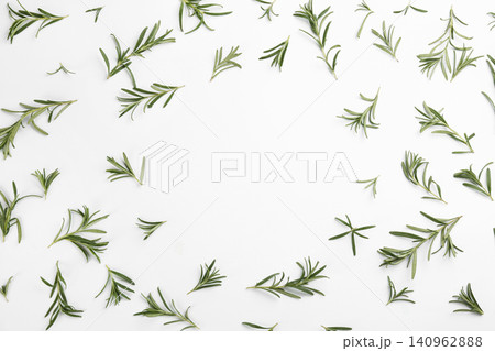 Frame made of fresh rosemary on white background, top view 140962888