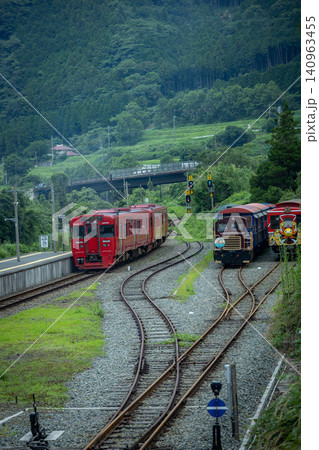 南阿蘇立野駅トロッコ列車とワンピース号と赤いローカル線 南阿蘇立野駅トロッコ列車とワンピース号と赤いローカル線 140963455