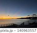 海に沈む夕日 140963557