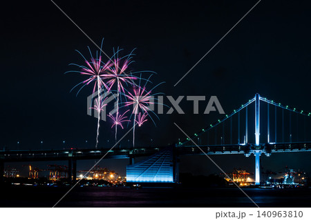 東京お台場の夜空を鮮やかに彩るSTAR ISLAND 2026の打ち上げ花火 東京お台場の夜空を鮮やかに彩るSTAR ISLAND 2026の打ち上げ花火 140963810