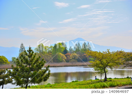 《滋賀県》奥びわスポーツの森から望む伊吹山 《滋賀県》奥びわスポーツの森から望む伊吹山 140964697