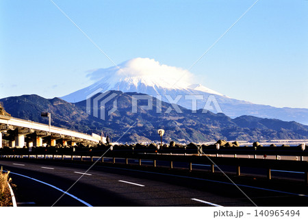 2008年　リバーサルフィルムで撮った正月の富士山 140965494