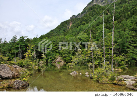 上高地明神池の風景 140966040