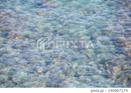 青い海・透き通る海面・透き通った水・清流・涼しさのイメージ 青い海・透き通る海面・透き通った水・清流・涼しさのイメージ 140967174