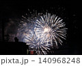 電線の先に花火 140968248