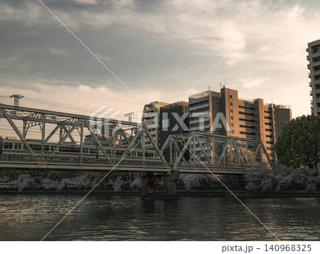 鉄橋 鉄橋 140968325