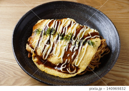 オムそば 焼きそば オムそば 焼きそば 140969832