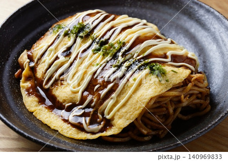 オムそば 焼きそば オムそば 焼きそば 140969833