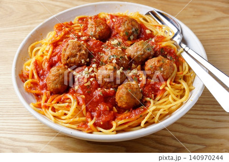 ミートボールトマトパスタ ミートボールトマトパスタ 140970244