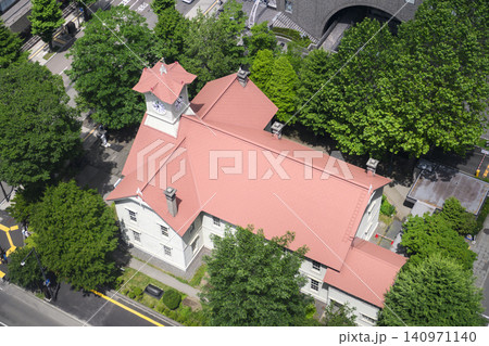 札幌市役所の展望回廊から見た札幌時計台 札幌市役所の展望回廊から見た札幌時計台 140971140