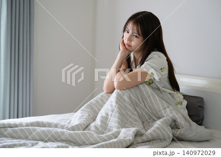 不眠症に悩む日本人女性 不眠症に悩む日本人女性 140972029